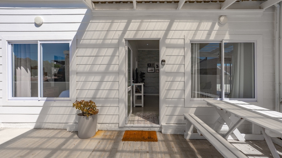 4 Bedroom Property for Sale in Struisbaai Western Cape